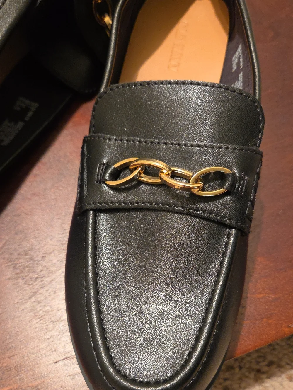 Old Navy Black Women’s Slip-On Loafers with Gold Chain Accent Size 7 NWT